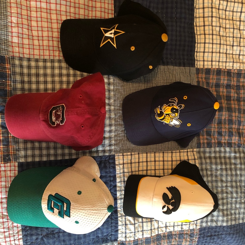 Fitted baseball caps